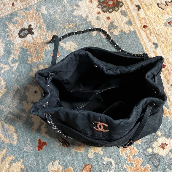 Gone! ❤️🌟Beautiful, Authentic CHANEL Bag!🌟 - Picture 7 of 15